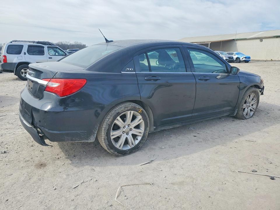 Photo 3 from auction – 2012 CHRYSLER 200 with VIN 1C3CCBBB8CN278297