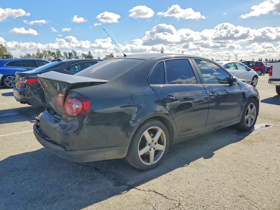 Photo 3 from auction – 2010 VOLKSWAGEN JETTA with VIN 3VWAZ7AJ6AM116261