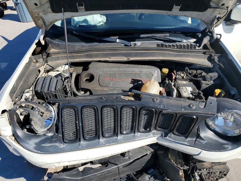 Photo 11 from auction – 2017 JEEP RENEGADE with VIN ZACCJABB5HPG13073