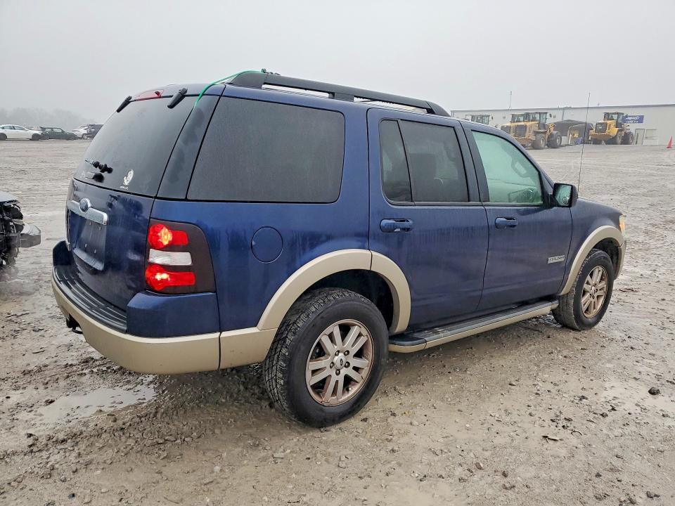 Photo 3 from auction – 2008 FORD EXPLORER E with VIN 1FMEU64E78UA54866
