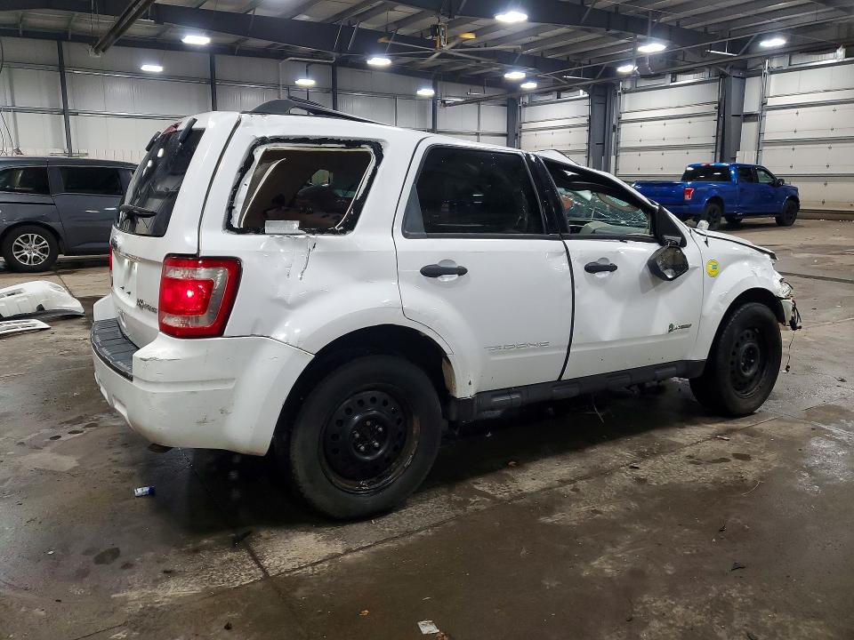 Photo 3 from auction – 2011 FORD ESCAPE with VIN 1FMCU5K3XBKA39705