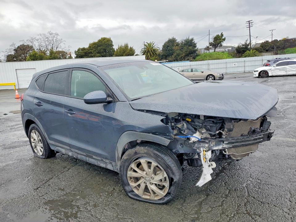 Photo 4 from auction – 2019 HYUNDAI TUCSON with VIN KM8J23A41KU038460