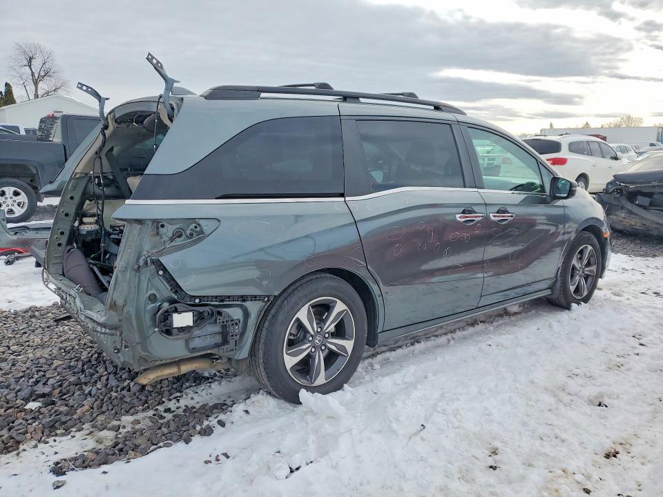 Photo 3 from auction – 2018 HONDA ODYSSEY with VIN 5FNRL6H83JB009113