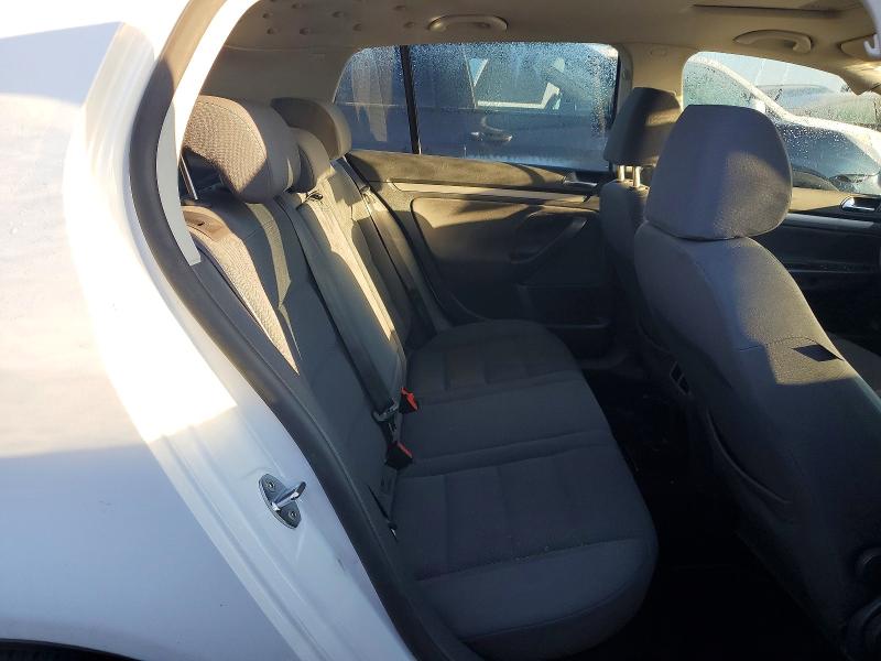 Photo 10 from auction – 2009 VOLKSWAGEN RABBIT with VIN WVWDA71K99W024007