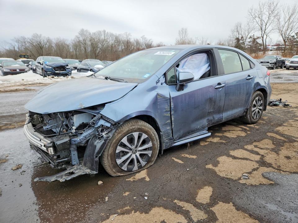 TOYOTA COROLLA LE 2021 with VIN JTDEAMDE7MJ026563 - Photo from auction