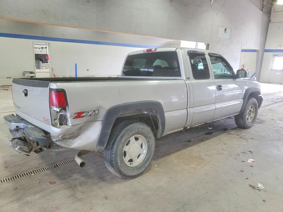 Photo 3 from auction – 2004 GMC NEW SIERRA with VIN 2GTEK19T541253067