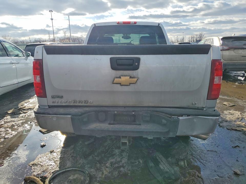 Photo 6 from auction – 2011 CHEVROLET SILVERADO with VIN 1GCRCSE05BZ223250