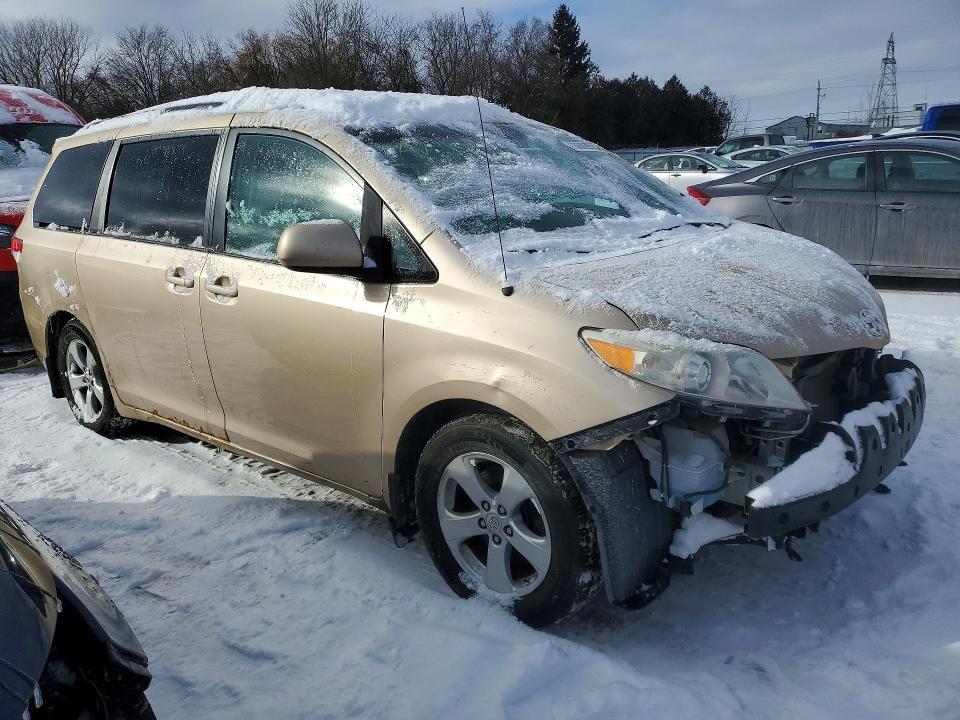 Photo 4 from auction – 2011 TOYOTA SIENNA LE with VIN 5TDKK3DC4BS030515