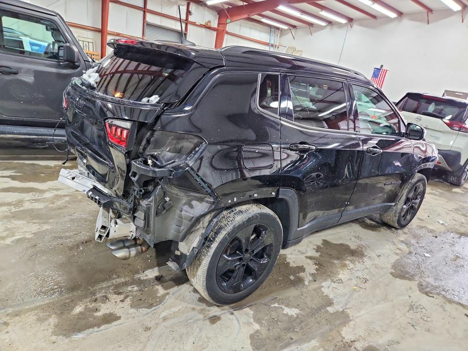 Photo 3 from auction – 2019 JEEP COMPASS with VIN 3C4NJCBB8KT692808