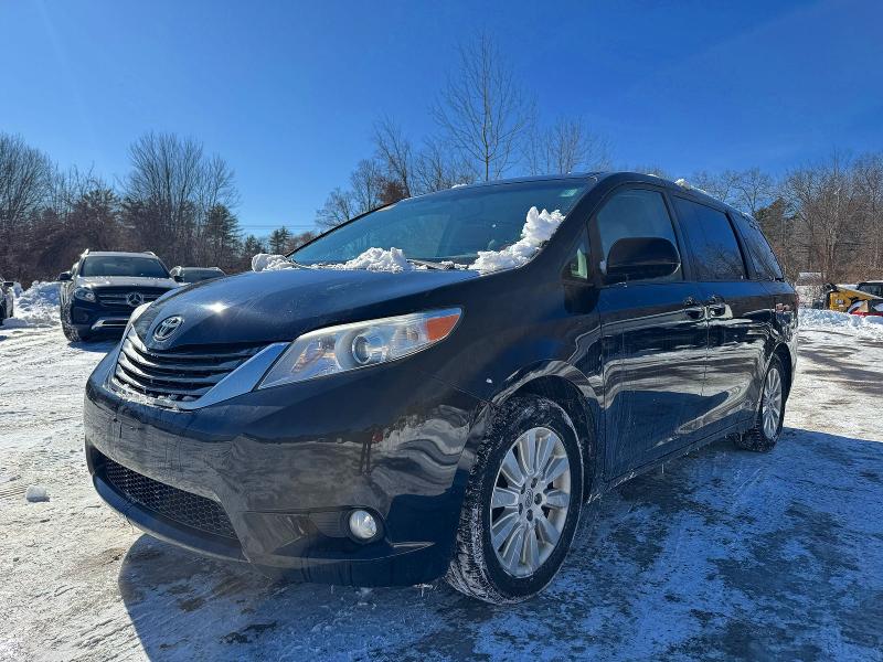Photo 2 from auction – 2015 TOYOTA SIENNA XLE with VIN 5TDDK3DC5FS123171