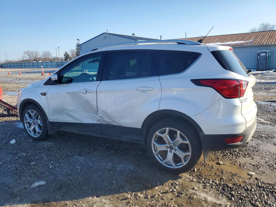Photo 2 from auction – 2019 FORD ESCAPE with VIN 1FMCU9J97KUA03830