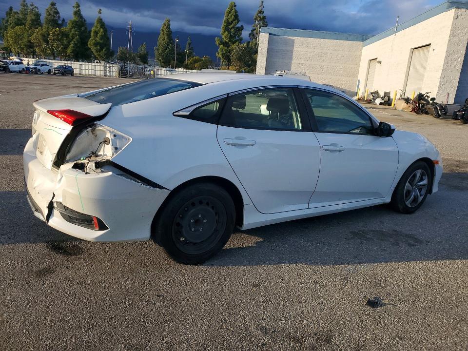 Photo 3 from auction – 2019 HONDA CIVIC with VIN 2HGFC2F69KH530976