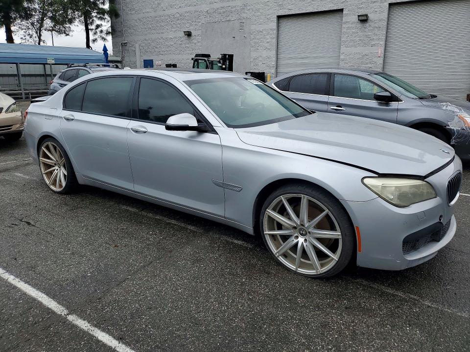 Photo 4 from auction – 2013 BMW 740 LI with VIN WBAYE4C52DD137438
