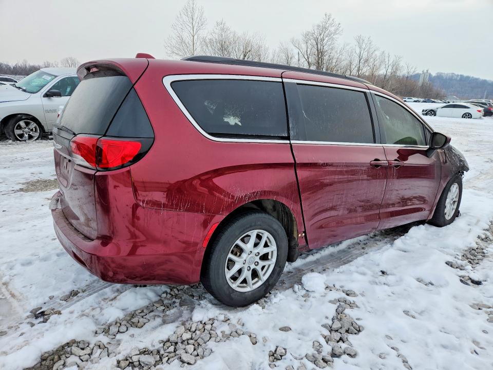Photo 3 from auction – 2020 CHRYSLER VOYAGER with VIN 2C4RC1DG3LR257370