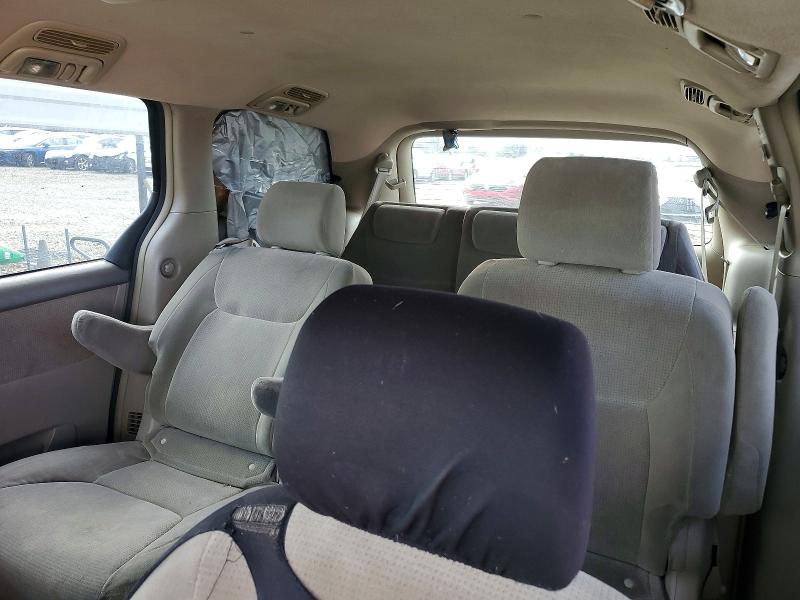 Photo 10 from auction – 2005 TOYOTA SIENNA CE with VIN 5TDZA23C05S234049
