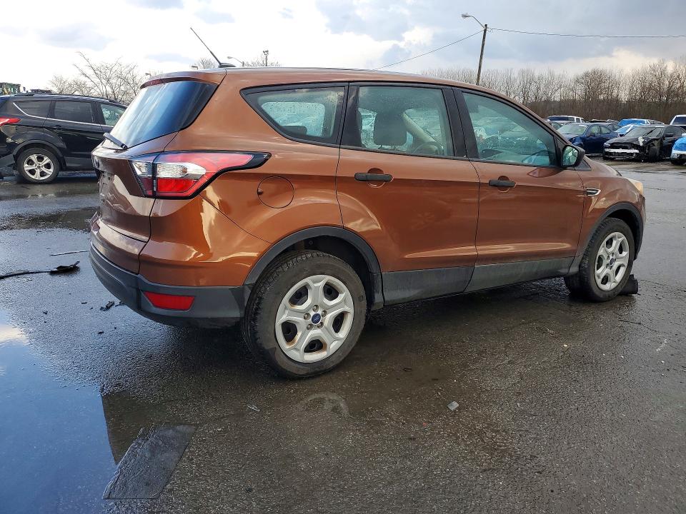 Photo 3 from auction – 2017 FORD ESCAPE with VIN 1FMCU0F74HUE89265