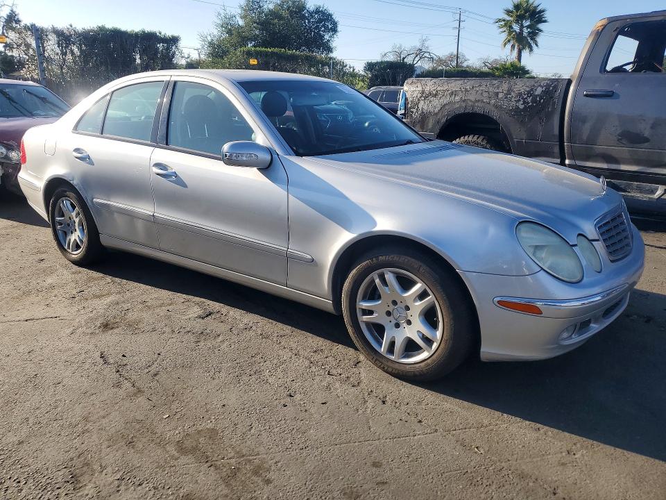 Photo 4 from auction – 2004 MERCEDES-BENZ E 320 with VIN WDBUF65J34A490145