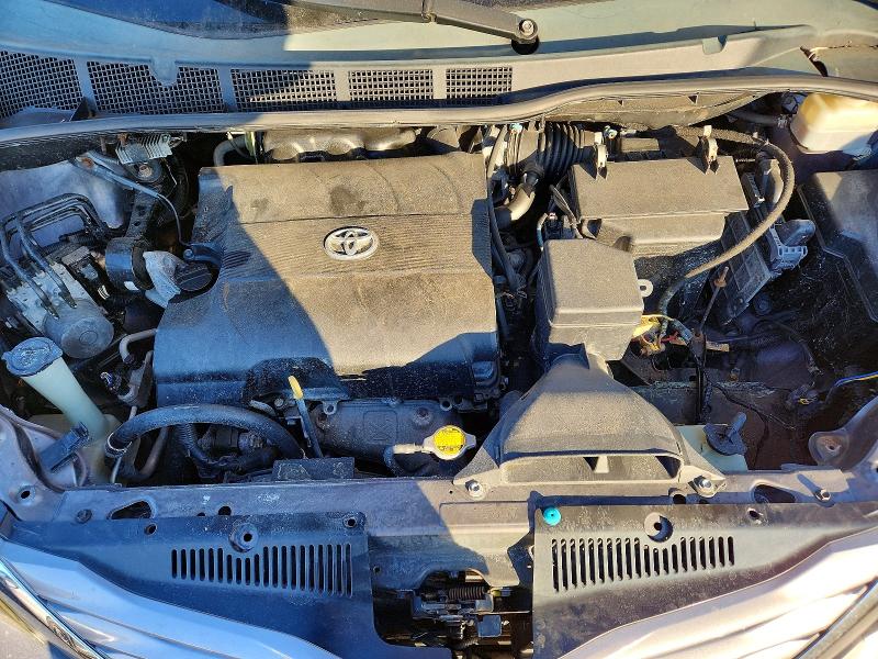 Photo 12 from auction – 2011 TOYOTA SIENNA with VIN 5TDZK3DC6BS042860