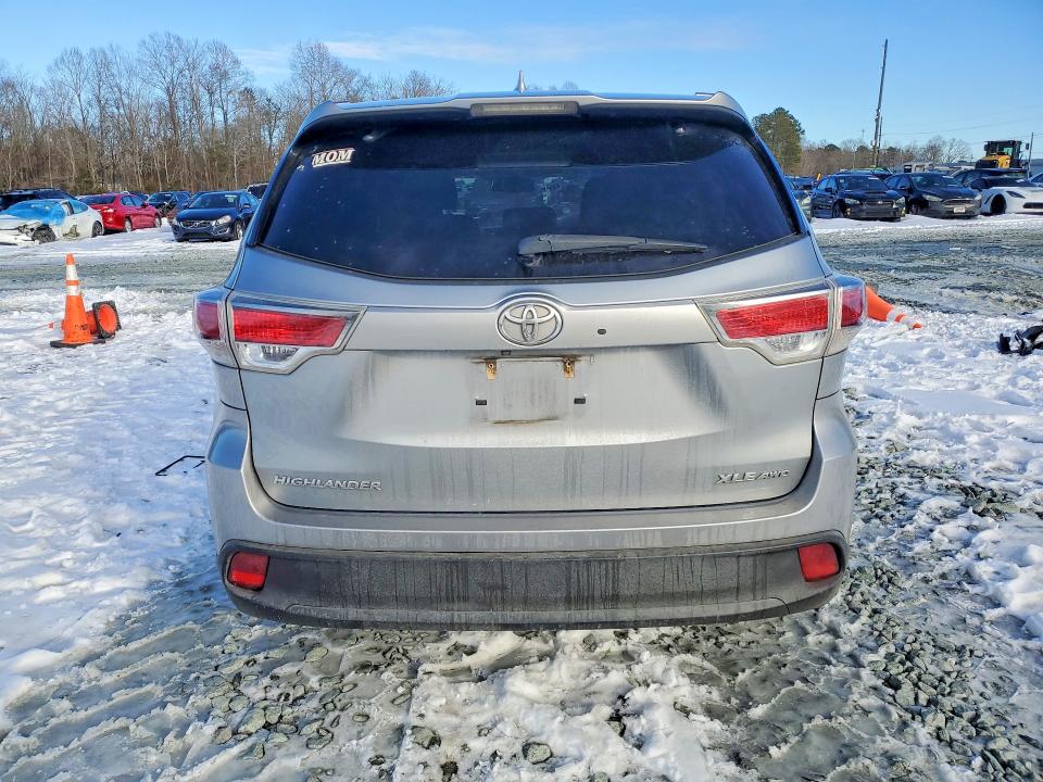 Photo 6 from auction – 2016 TOYOTA HIGHLANDER with VIN 5TDJKRFH8GS501371