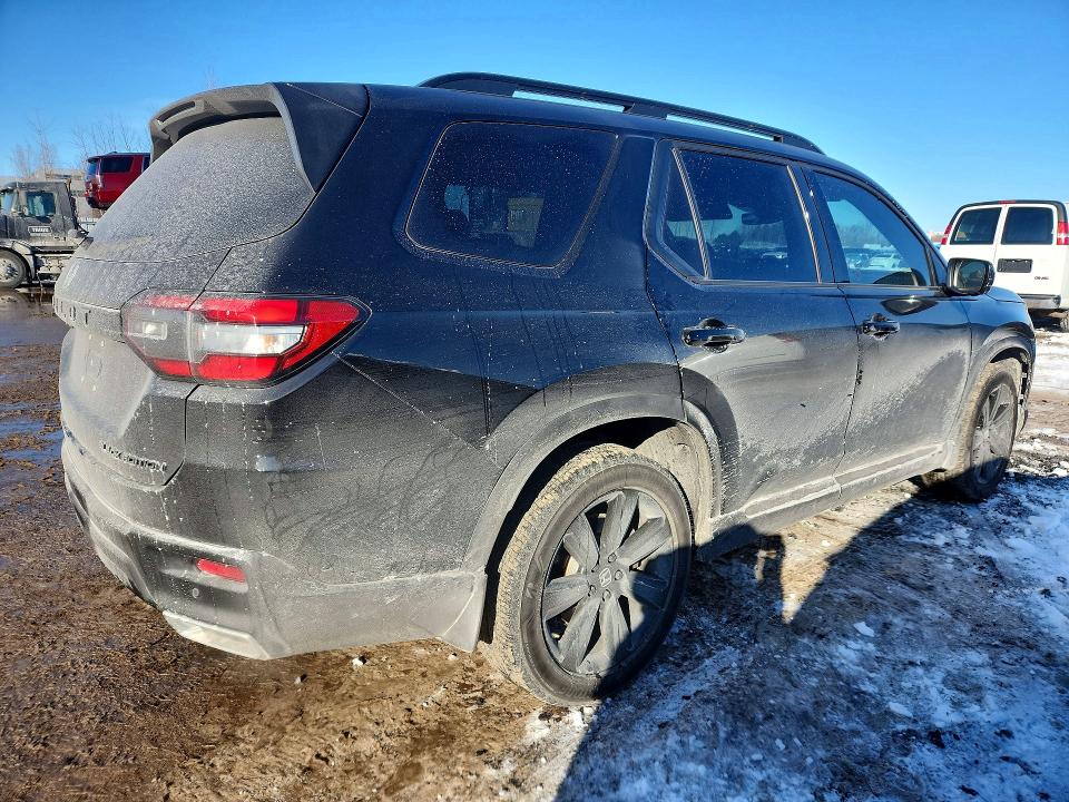 Photo 3 from auction – 2024 HONDA PILOT with VIN 5FNYG1H86RB500306