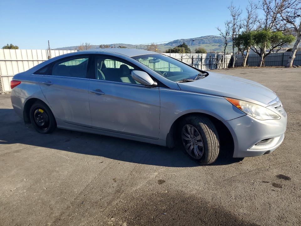 Photo 4 from auction – 2011 HYUNDAI SONATA with VIN 5NPEB4AC2BH258378