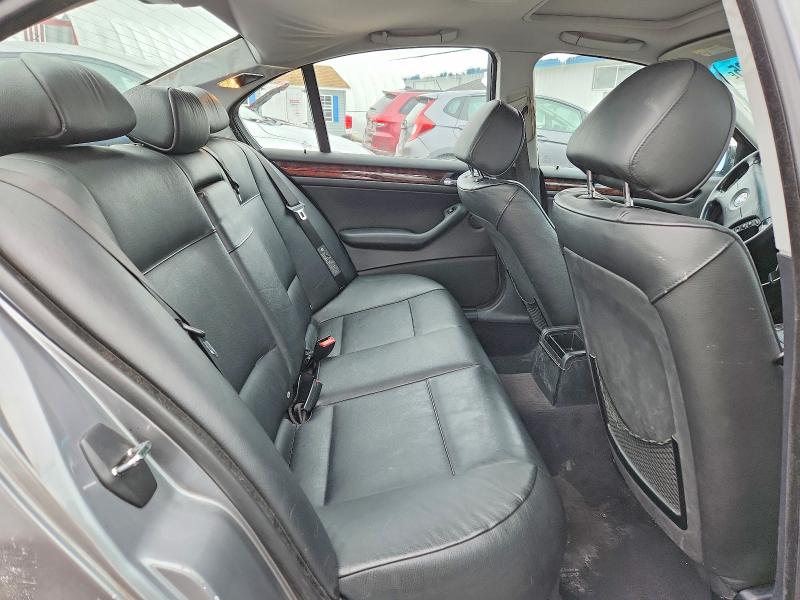Photo 10 from auction – 2005 BMW 325 XI with VIN WBAEU33415PR17647