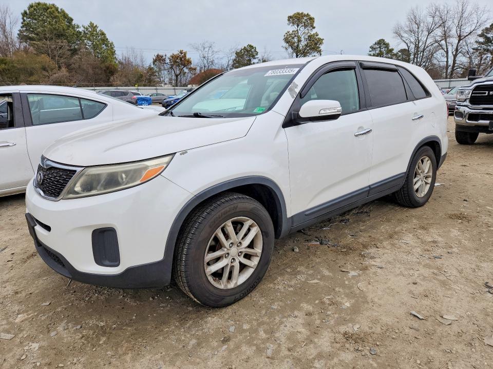 KIA SORENTO 2014 with VIN 5XYKT3A60EG447515 - Photo from auction