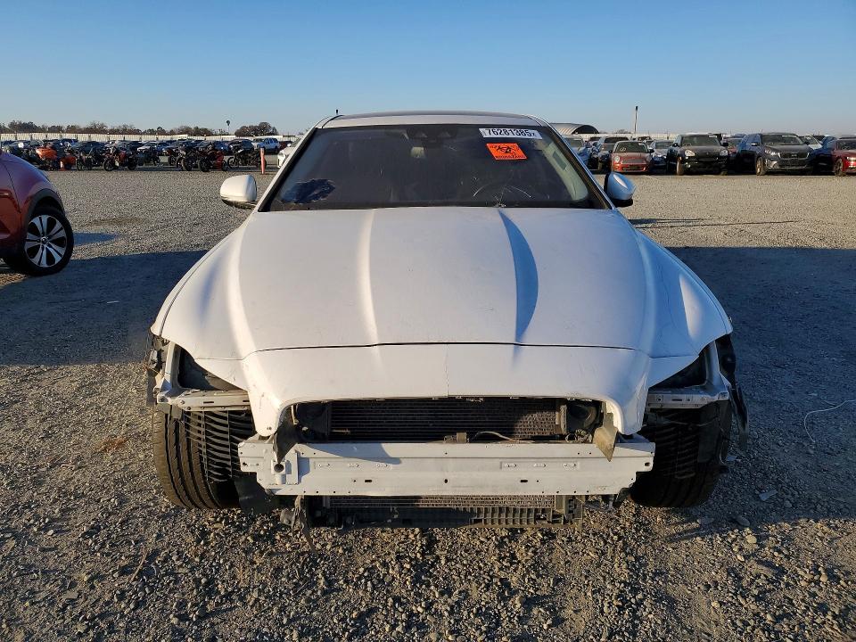 Photo 5 from auction – 2016 JAGUAR XF with VIN SAJBD4BVXGCY20495