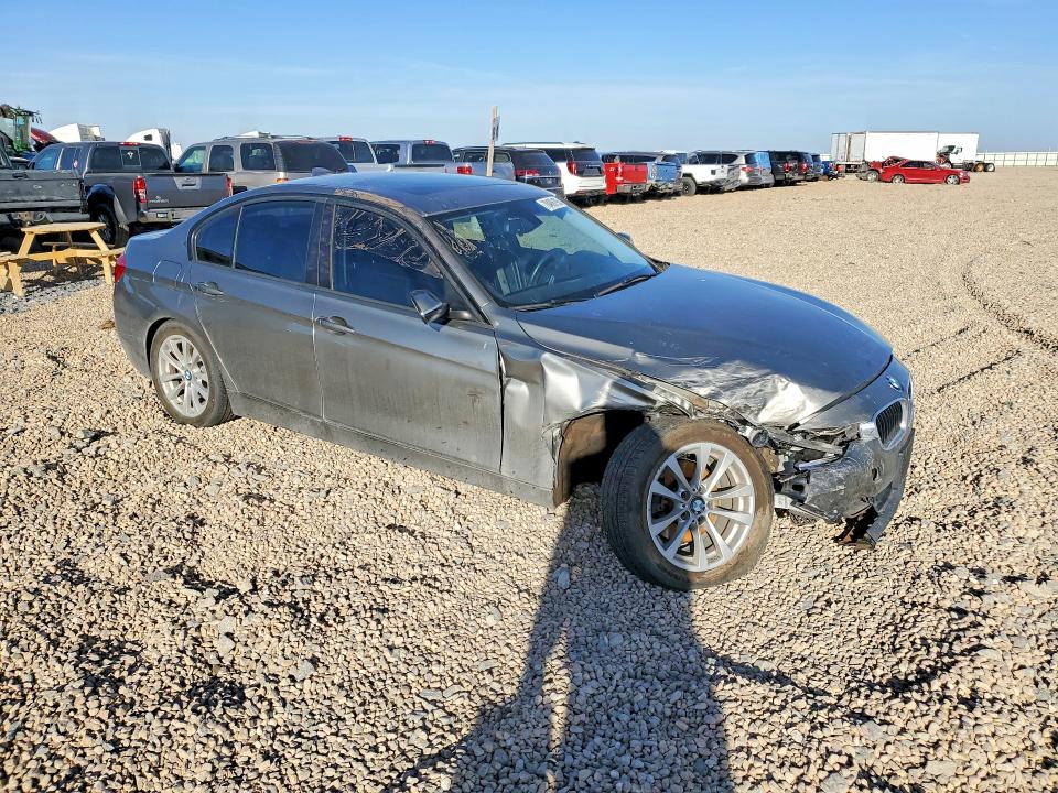 Photo 4 from auction – 2018 BMW 320 with VIN WBA8E1G54JNU92478