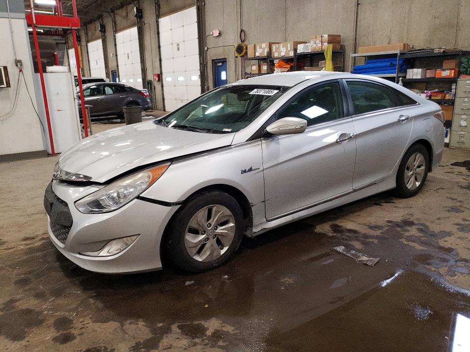 HYUNDAI SONATA 2013 with VIN KMHEC4A4XDA096737 - Photo from auction