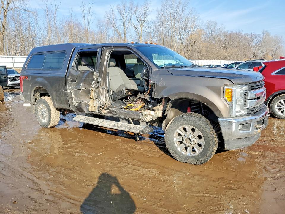 Photo 4 from auction – 2017 FORD F250 SUPER with VIN 1FT7W2B66HEC89474