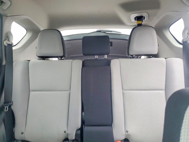 Photo 10 from auction – 2018 TOYOTA RAV4 with VIN 2T3WFREV0JW506250