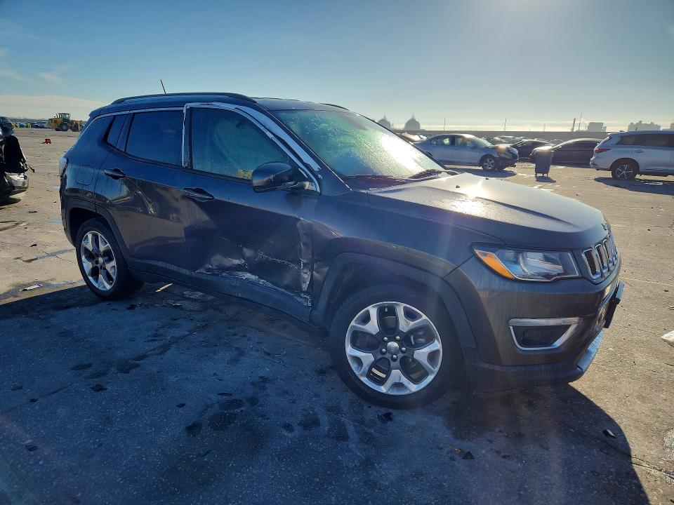 Foto 4 de la subasta – 2019 JEEP COMPASS con VIN 3C4NJCCB1KT664119