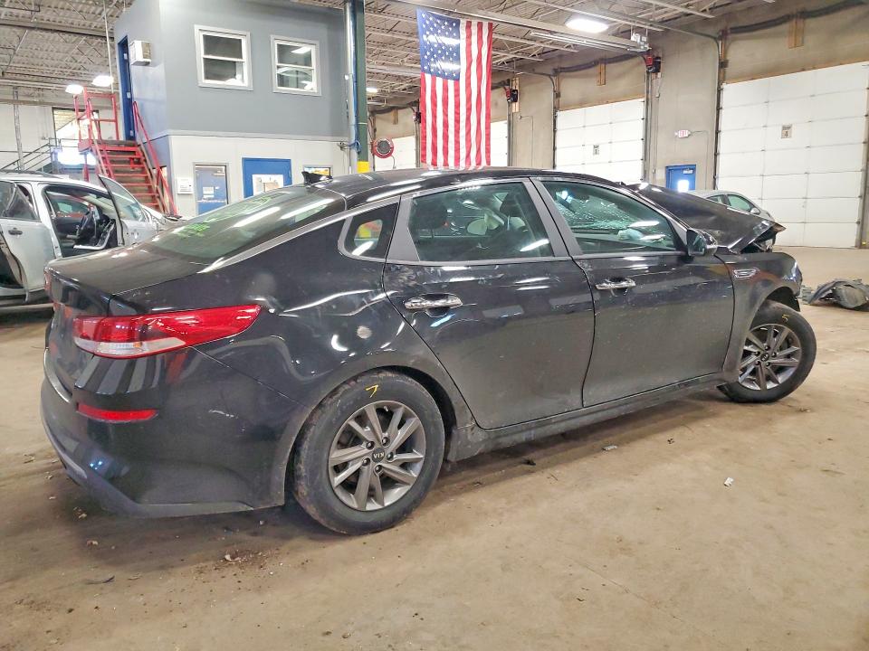 Photo 3 from auction – 2019 KIA OPTIMA with VIN 5XXGT4L30KG339717