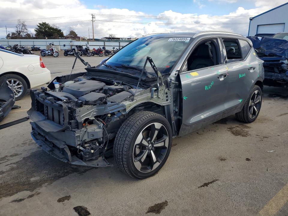 VOLVO XC40 T5 MO 2019 with VIN YV4162UKXK2139776 - Photo from auction