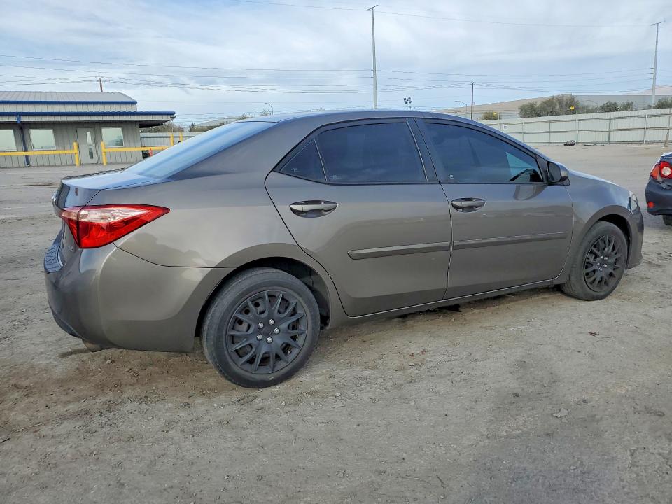 Photo 3 from auction – 2017 TOYOTA COROLLA with VIN 2T1BURHEXHC938414