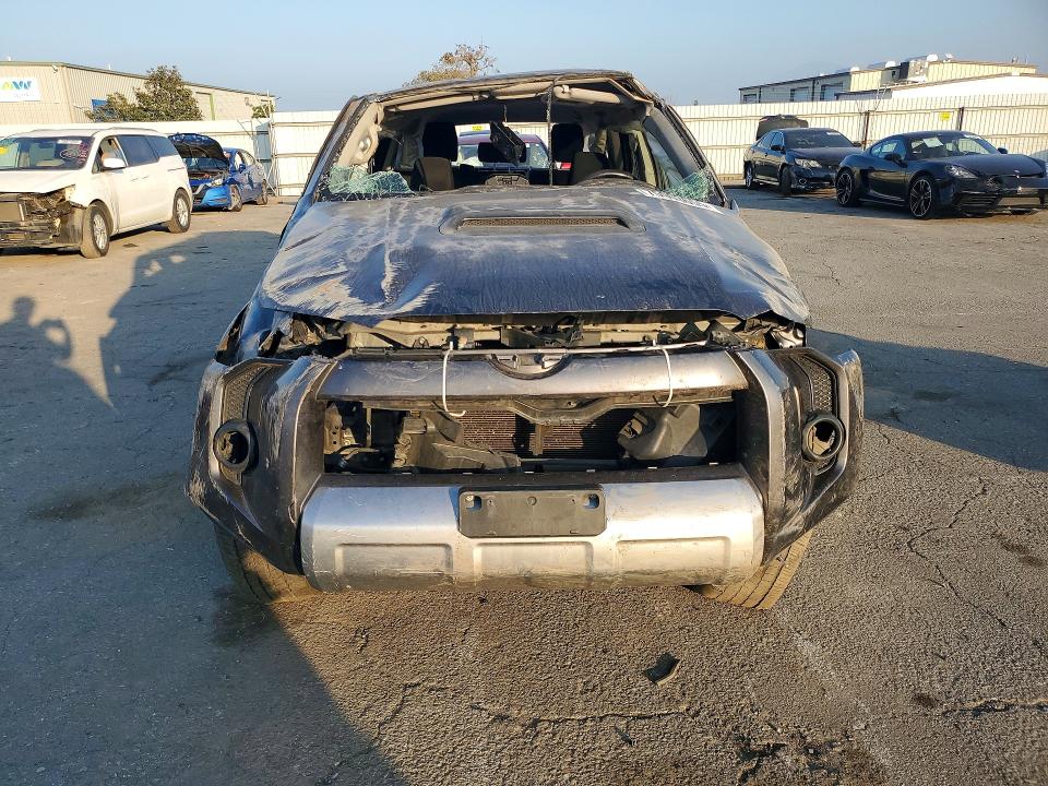 Zdjęcie 5 z aukcji – 2015 TOYOTA 4RUNNER z VIN JTEBU5JR6F5268257