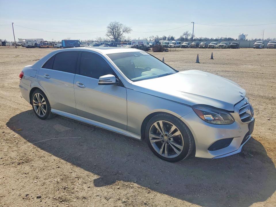 Photo 4 from auction – 2015 MERCEDES-BENZ E with VIN WDDHF5KB9FB162127