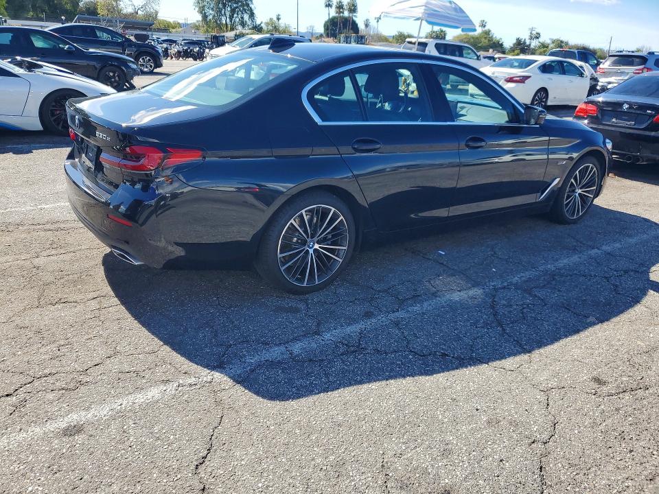 صورة رقم 3 من المزاد - 2022 BMW 530E مع VIN WBA13AG02NCK12246