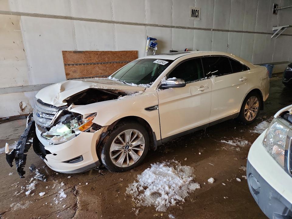 FORD TAURUS LIM 2011 مع رقم تعريف المركبة 1FAHP2JW9BG135376 - صورة من المزاد