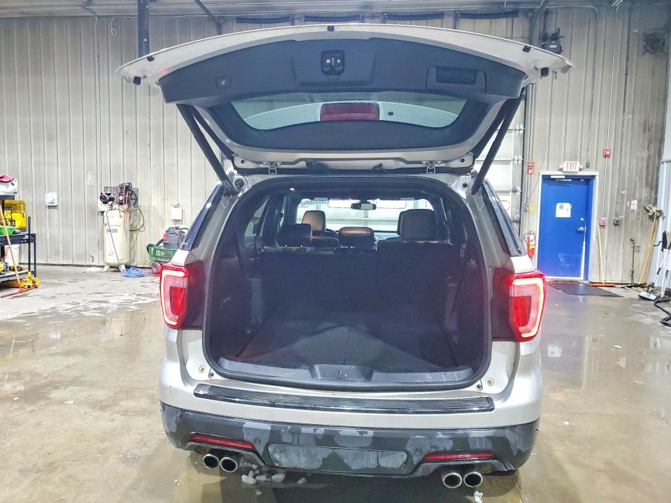 Photo 6 from auction – 2018 FORD EXPLORER with VIN 1FM5K8GT4JGB24582