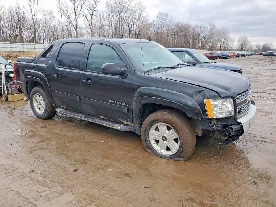 Photo 4 from auction – 2010 CHEVROLET AVALANCHE with VIN 3GNVKFE07AG176365