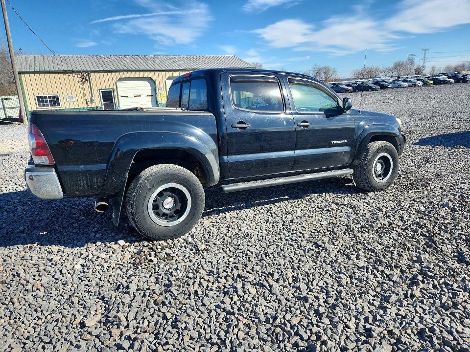 Photo 3 from auction – 2011 TOYOTA TACOMA DOU with VIN 3TMLU4EN1BM067641