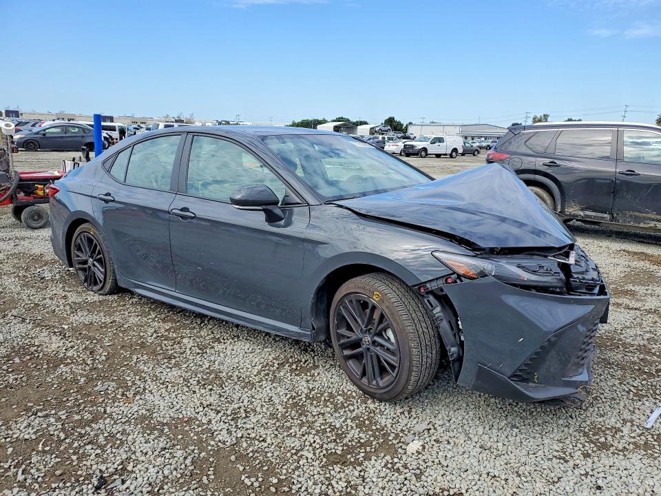 Photo 4 from auction – 2025 TOYOTA CAMRY with VIN 4T1DAACK3SU116527