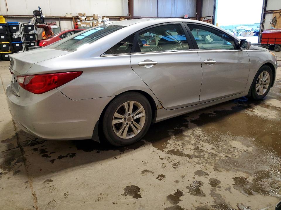 Photo 3 from auction – 2011 HYUNDAI SONATA with VIN 5NPEB4AC8BH078578