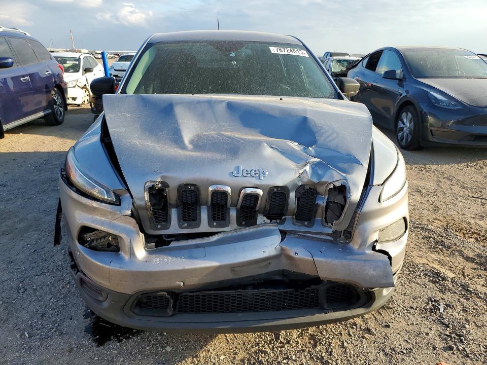 Photo 5 from auction – 2016 JEEP CHEROKEE with VIN 1C4PJLAB2GW370368