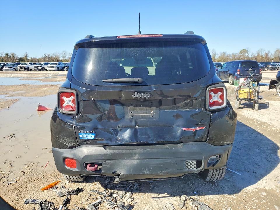 Photo 6 from auction – 2017 JEEP RENEGADE with VIN ZACCJBCB3HPF28382