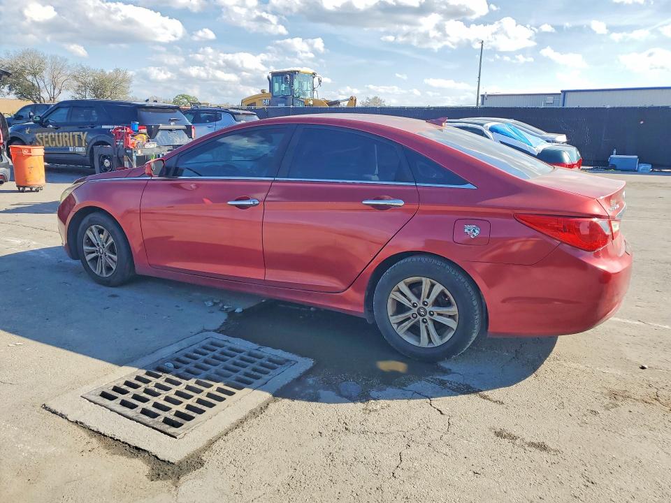 Photo 2 from auction – 2012 HYUNDAI SONATA with VIN 5NPEB4AC3CH475620