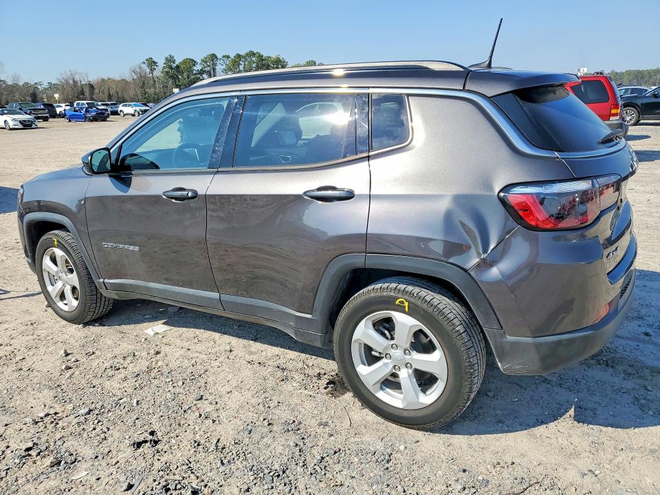 Photo 2 from auction – 2022 JEEP COMPASS with VIN 3C4NJDBB4NT136487
