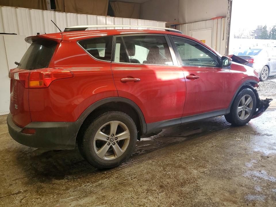 Photo 3 from auction – 2015 TOYOTA RAV4 with VIN 2T3RFREV2FW380381